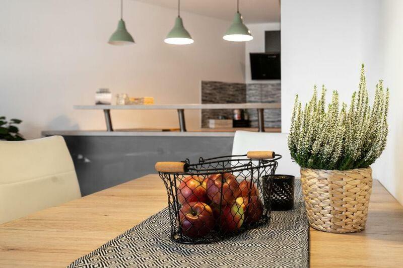 Old Town Luxury Apartment In Heart Of Братислава Екстериор снимка
