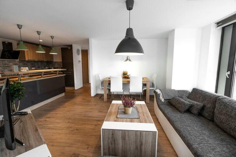 Old Town Luxury Apartment In Heart Of Братислава Екстериор снимка