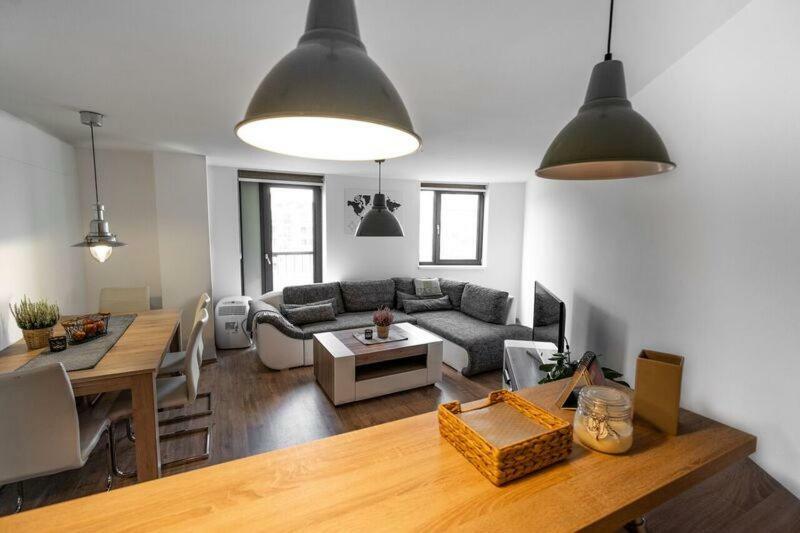 Old Town Luxury Apartment In Heart Of Братислава Екстериор снимка