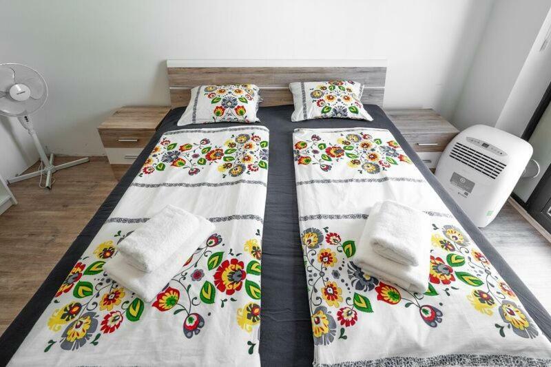 Old Town Luxury Apartment In Heart Of Братислава Екстериор снимка