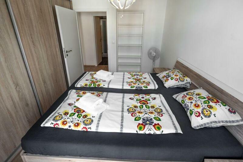Old Town Luxury Apartment In Heart Of Братислава Екстериор снимка