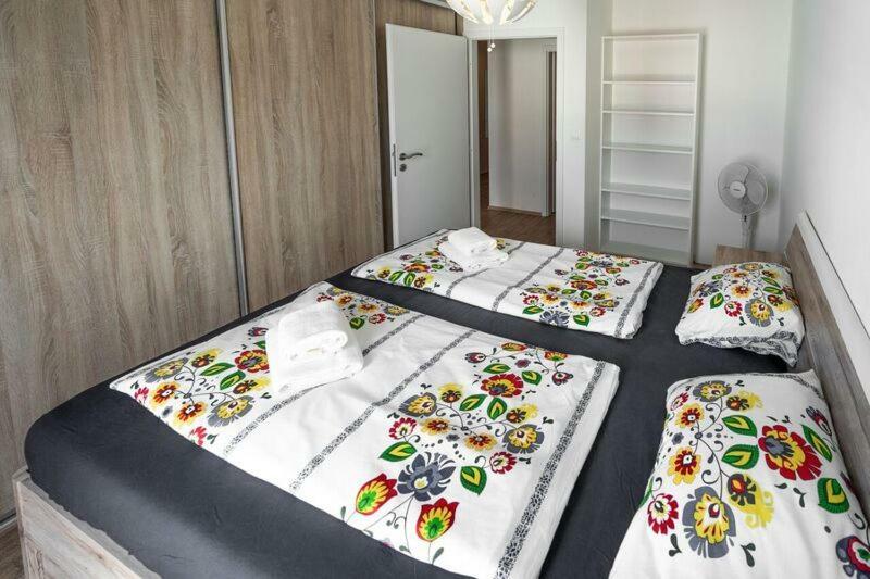 Old Town Luxury Apartment In Heart Of Братислава Екстериор снимка