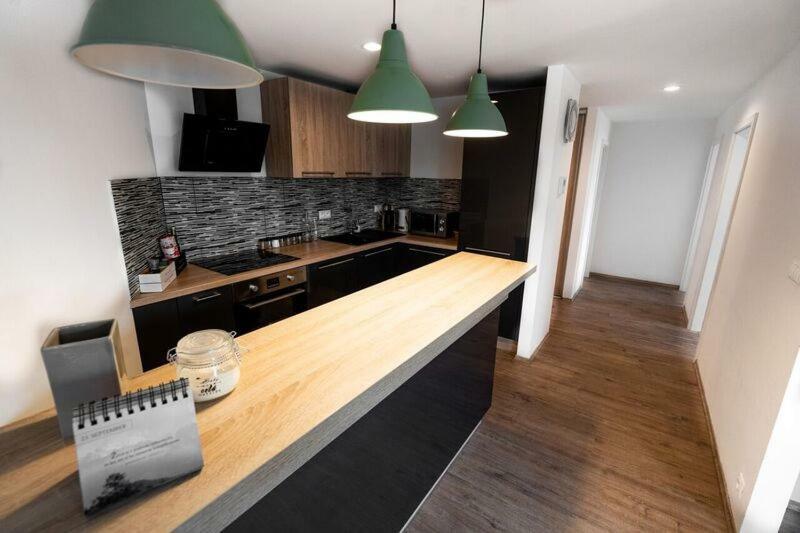 Old Town Luxury Apartment In Heart Of Братислава Екстериор снимка